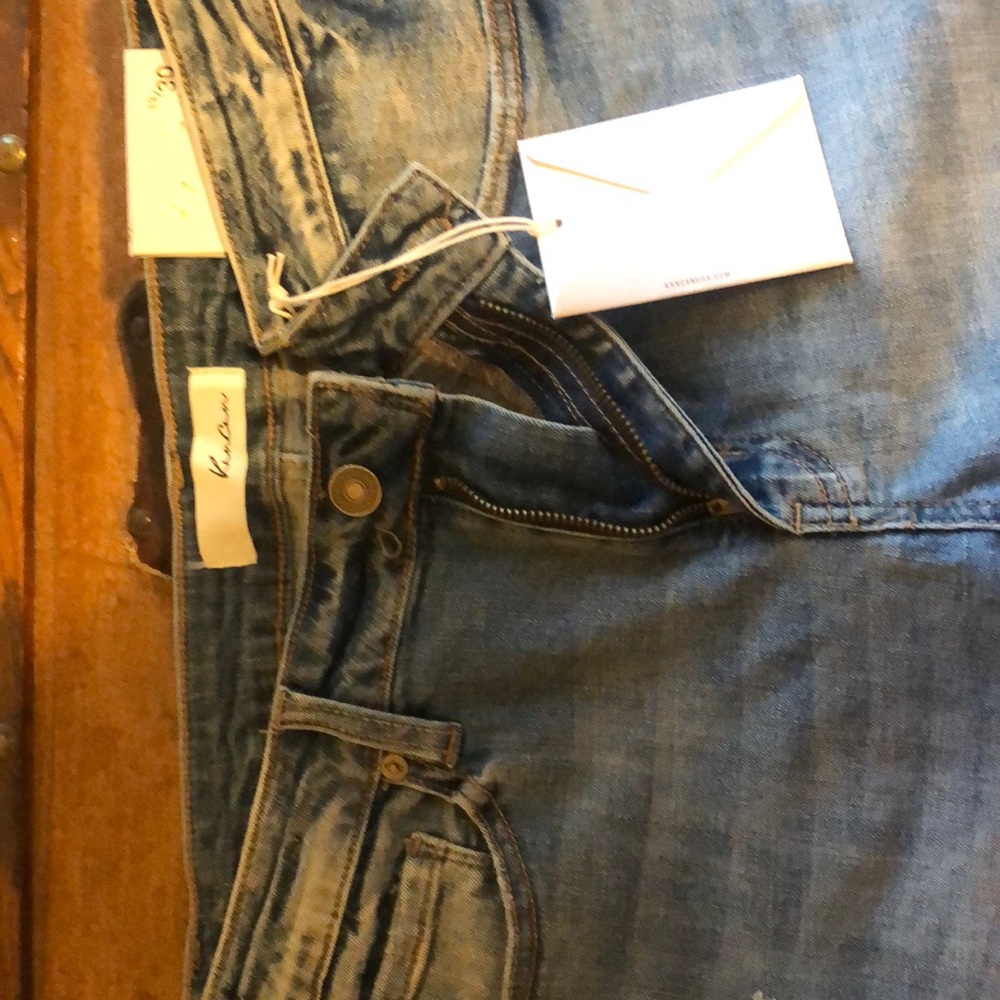 Brand new Kan Can ankle jeans.